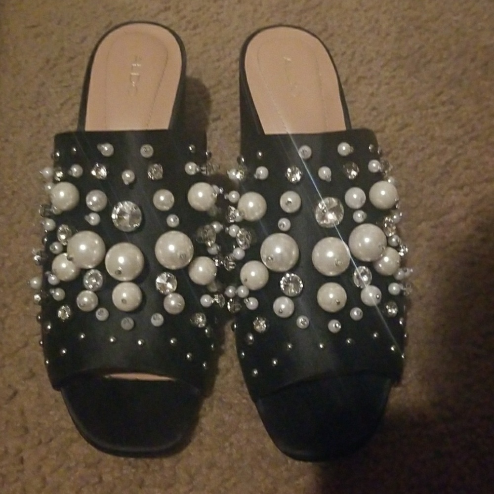 ALDO black & pearl mules